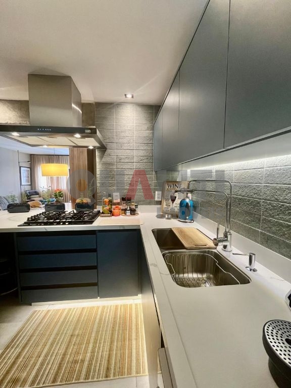 Apartamento com 74 m², 2 dormitórios, 1 suíte, totalmente reformado para venda em Moema Pássaros.