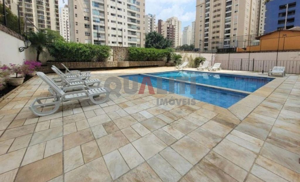 Apartamento com 74 m², 2 dormitórios, 1 suíte, totalmente reformado para venda em Moema Pássaros.