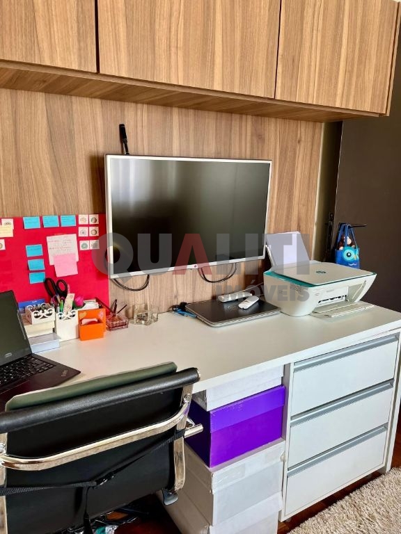 Apartamento com 74 m², 2 dormitórios, 1 suíte, totalmente reformado para venda em Moema Pássaros.