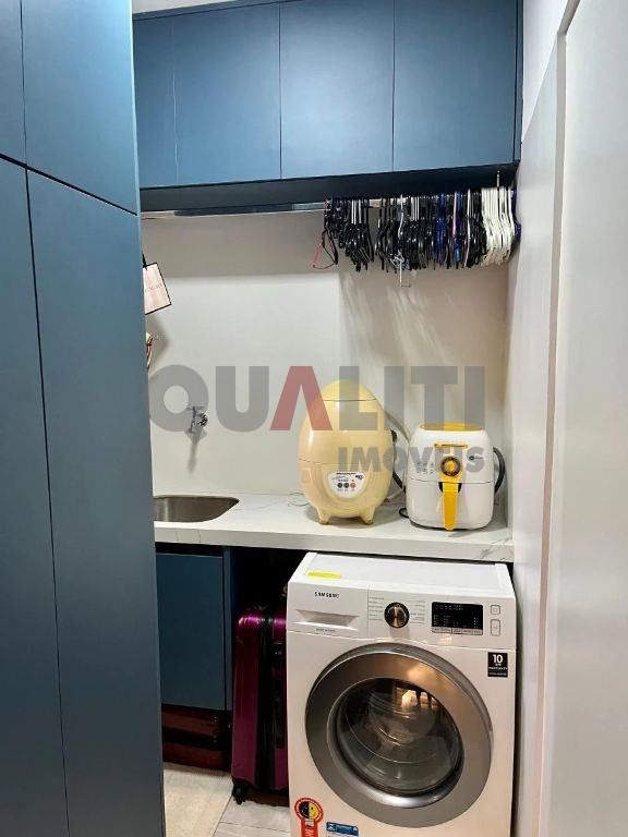 Apartamento com 74 m², 2 dormitórios, 1 suíte, totalmente reformado para venda em Moema Pássaros.