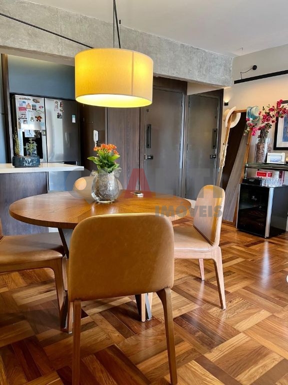 Apartamento com 74 m², 2 dormitórios, 1 suíte, totalmente reformado para venda em Moema Pássaros.