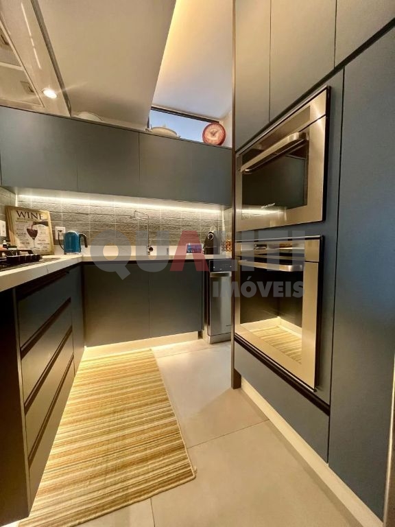 Apartamento com 74 m², 2 dormitórios, 1 suíte, totalmente reformado para venda em Moema Pássaros.