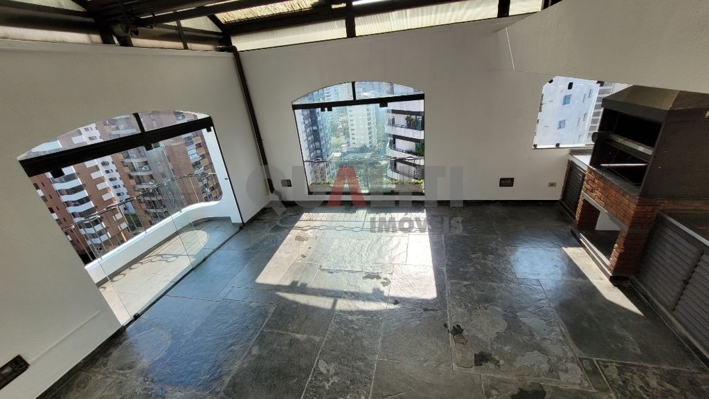 Cobertura para Venda com 360 m², 4 dormitórios, 4 suítes e 4 vagas em Moema Pássaros