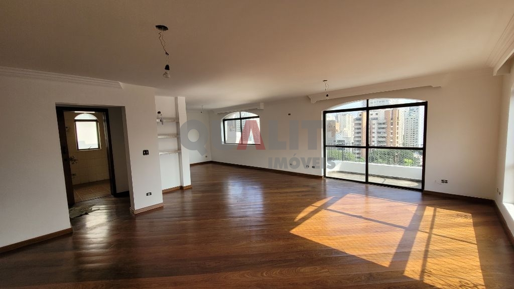 Cobertura para Venda com 360 m², 4 dormitórios, 4 suítes e 4 vagas em Moema Pássaros