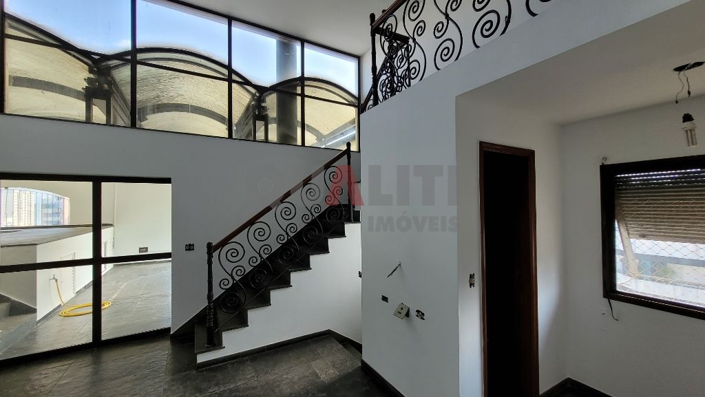 Cobertura para Venda com 360 m², 4 dormitórios, 4 suítes e 4 vagas em Moema Pássaros