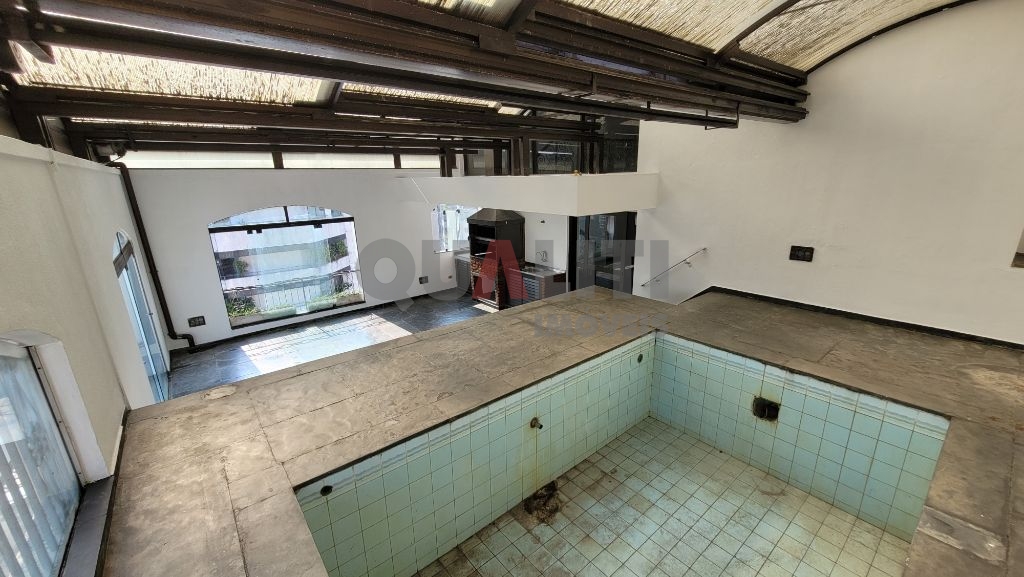 Cobertura para Venda com 360 m², 4 dormitórios, 4 suítes e 4 vagas em Moema Pássaros