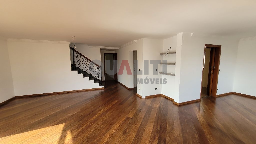 Cobertura para Venda com 360 m², 4 dormitórios, 4 suítes e 4 vagas em Moema Pássaros