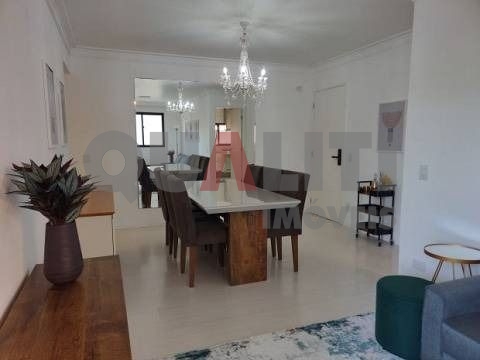 Apartamento com 2 dormitórios sendo 1 suíte para venda na Vila Olímpia