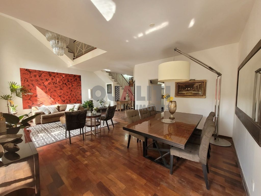 Casa em condomínio fechado, para venda e locação no Alto da Boa Vista.
