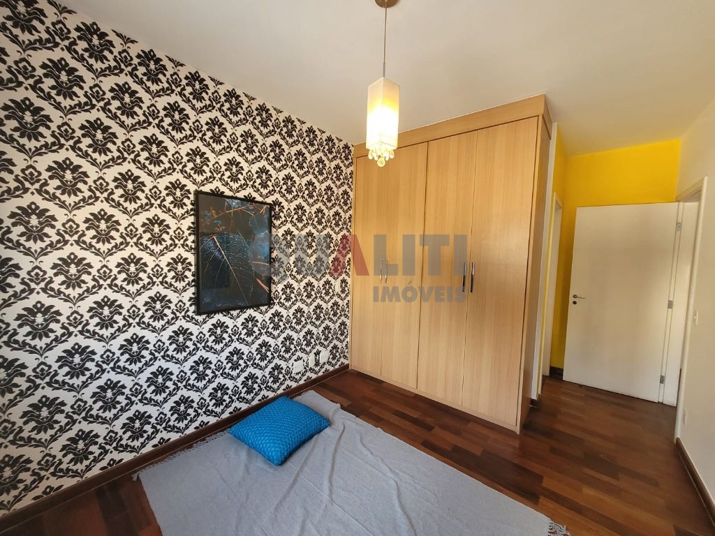 Casa em condomínio fechado, para venda e locação no Alto da Boa Vista.