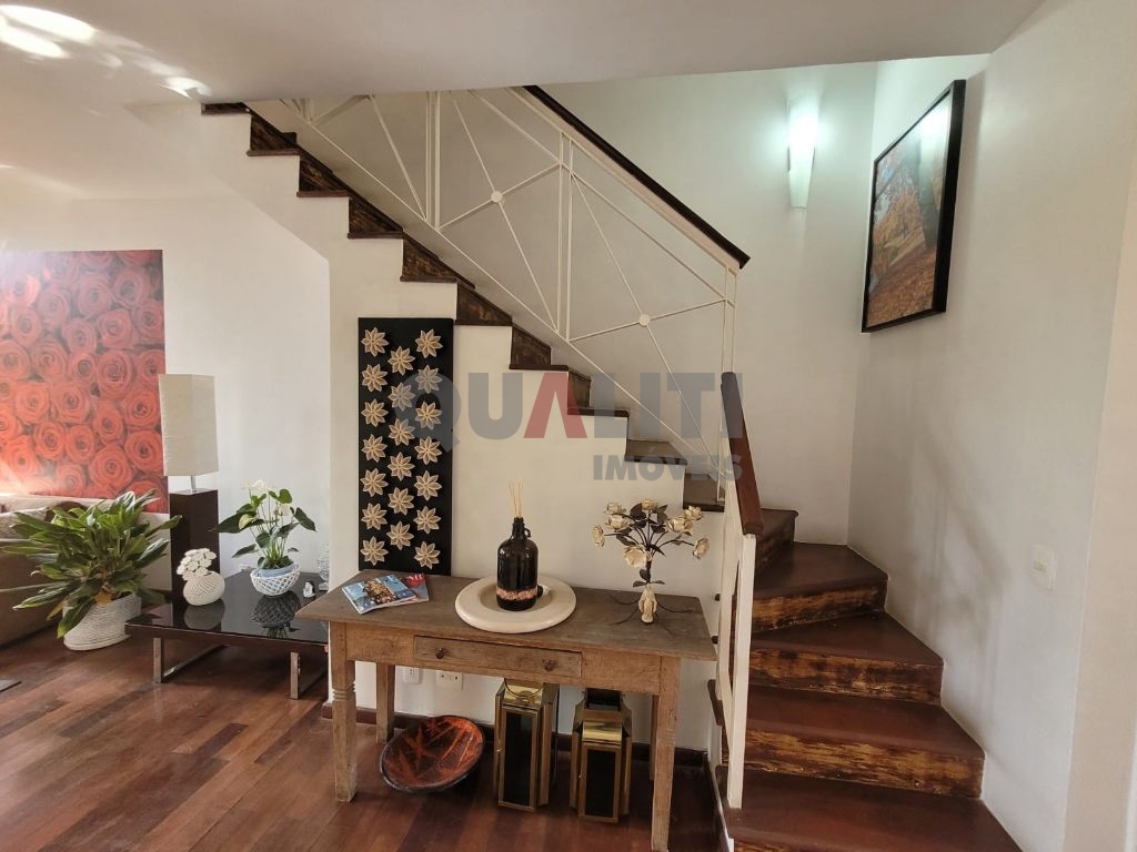 Casa em condomínio fechado, para venda e locação no Alto da Boa Vista.
