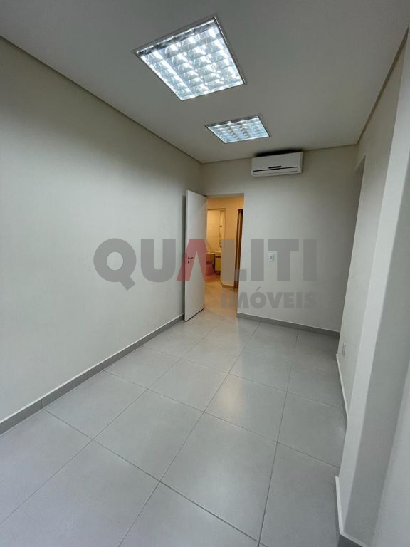Loja de alto padrão para locação com 260m², 4 banheiros, 2 c