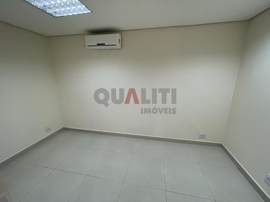Loja de alto padrão para locação com 260m², 4 banheiros, 2 c