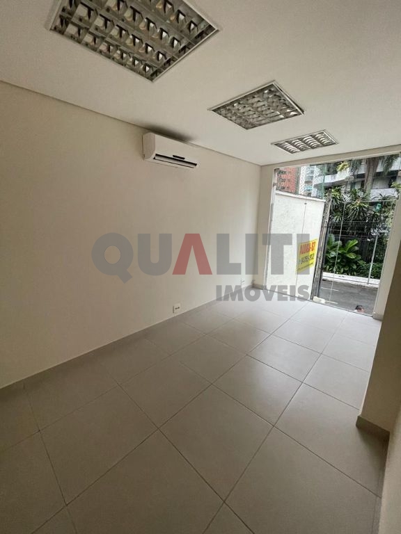 Loja de alto padrão para locação com 260m², 4 banheiros, 2 c