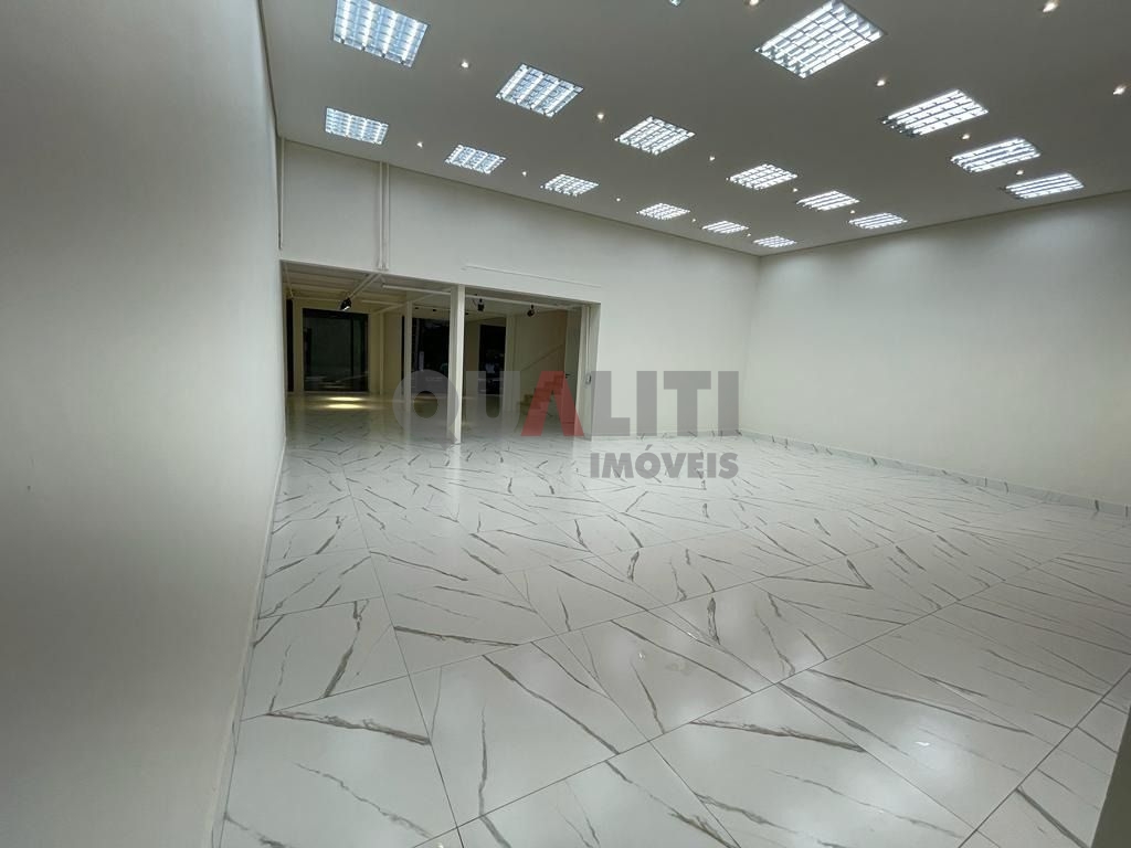 Loja de alto padrão para locação com 260m², 4 banheiros, 2 c