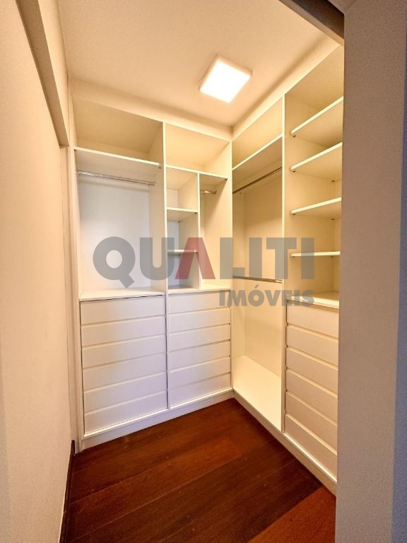 Apartamento com 2 dormitórios reformado, para venda em Moema Índios