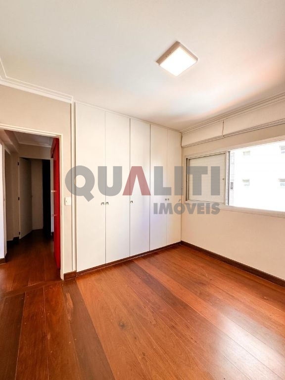 Apartamento com 2 dormitórios reformado, para venda em Moema Índios