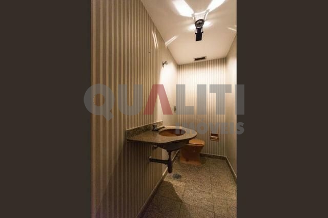 Apartamento para Venda com 181 m², 4 dormitórios, 2 suítes e 2 vagas, Rua arborizada em Moema Índios.