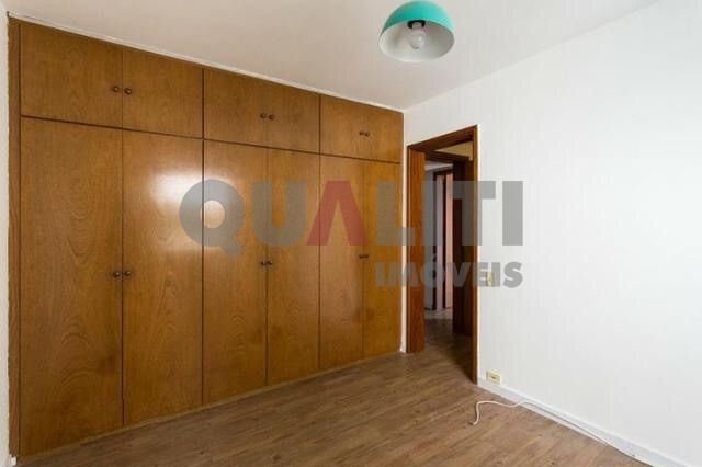 Apartamento para Venda com 181 m², 4 dormitórios, 2 suítes e 2 vagas, Rua arborizada em Moema Índios.