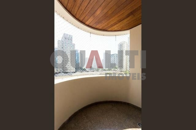 Apartamento para Venda com 181 m², 4 dormitórios, 2 suítes e 2 vagas, Rua arborizada em Moema Índios.
