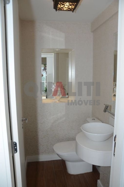 Apartamento com 94 m² para Venda, 2 quartos, 1 suíte, closet, varanda envidraçada e 2 vagas no Brooklin