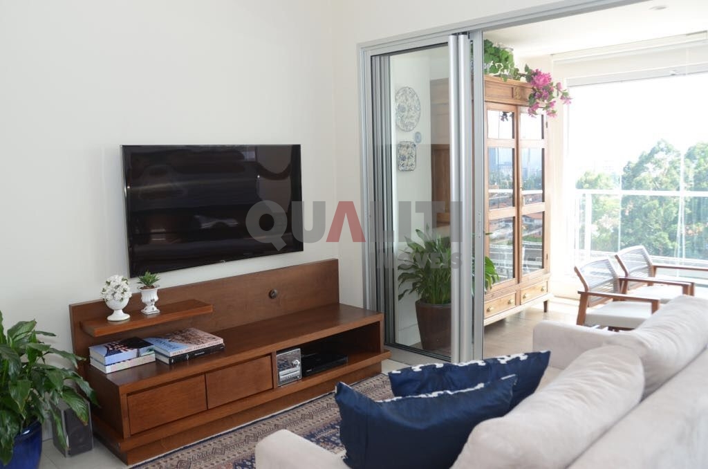 Apartamento com 94 m² para Venda, 2 quartos, 1 suíte, closet, varanda envidraçada e 2 vagas no Brooklin
