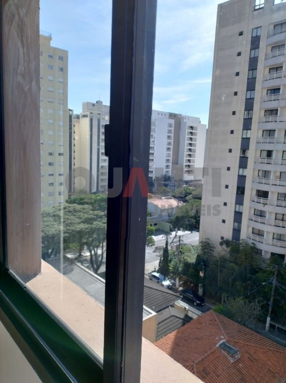 Apartamento para venda em Moema, excelente localização próximo do Metrô e do Shopping, com 1 dormitório, 1 vaga e lazer, oportunidade!
