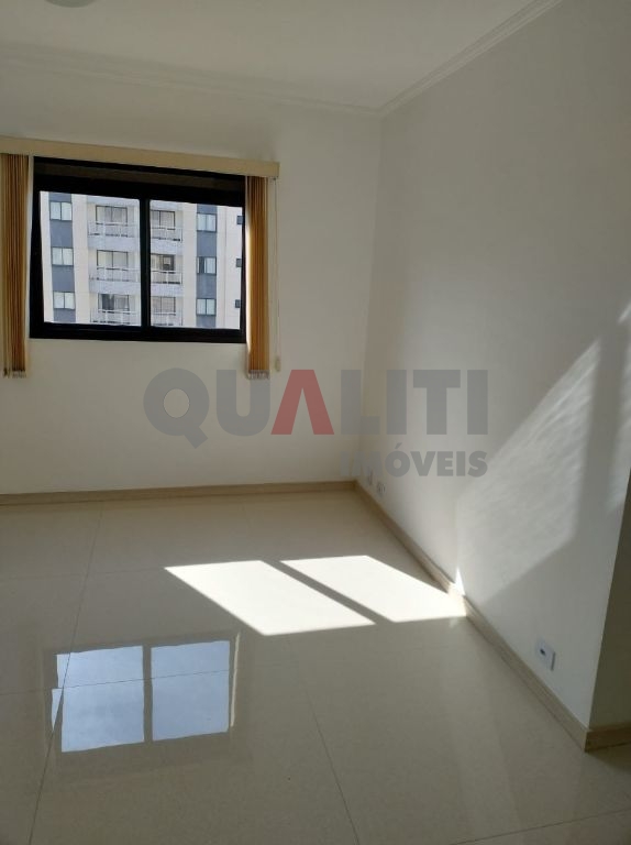 Apartamento para venda em Moema, excelente localização próximo do Metrô e do Shopping, com 1 dormitório, 1 vaga e lazer, oportunidade!