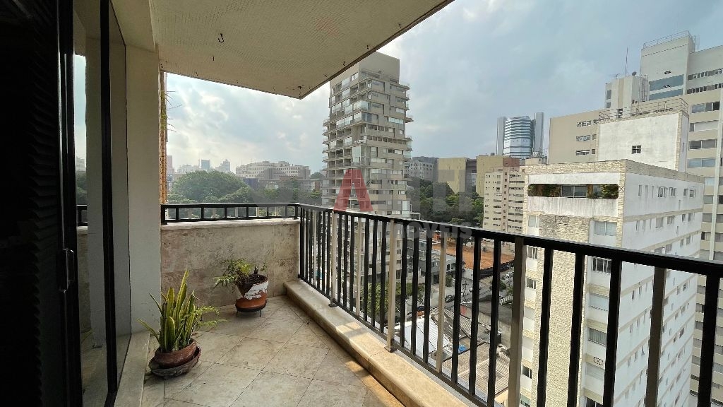 Apartamento alto padrão para Locação, com 222 m², 3 quartos, 3 suítes, 2 vagas no Jardim Paulistano