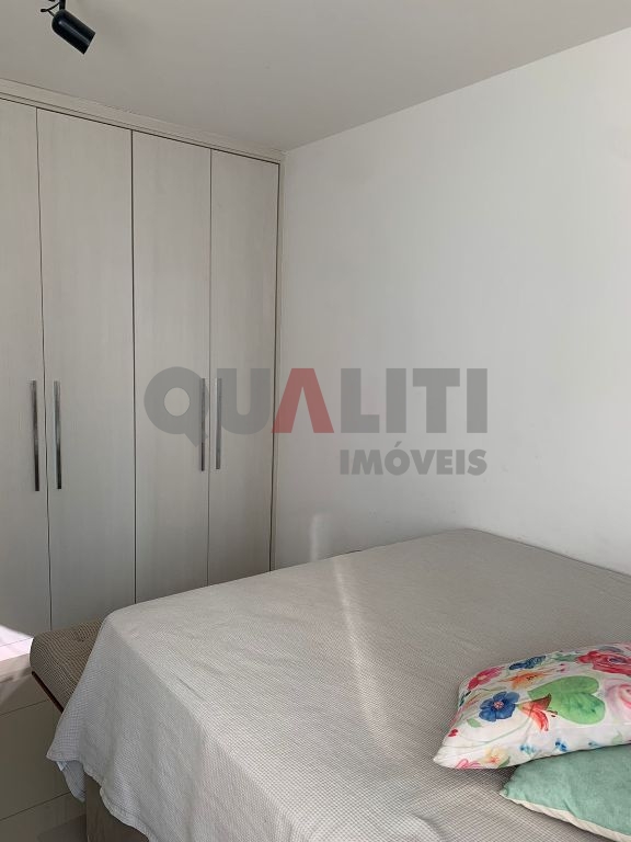 Apartamento reformado com 2 dormitórios e 1 vaga para venda na Vila Olímpia