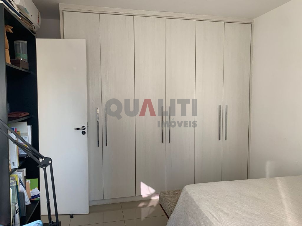 Apartamento reformado com 2 dormitórios e 1 vaga para venda na Vila Olímpia