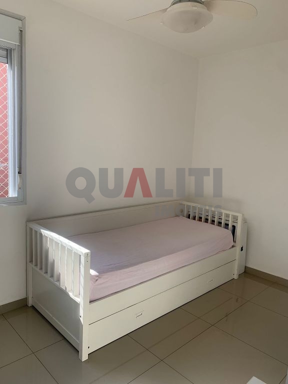 Apartamento reformado com 2 dormitórios e 1 vaga para venda na Vila Olímpia