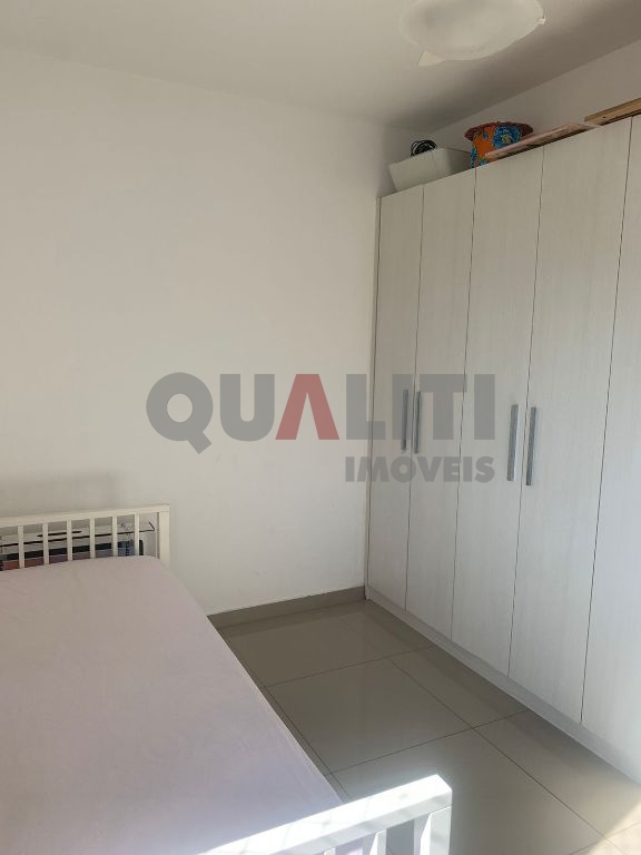 Apartamento reformado com 2 dormitórios e 1 vaga para venda na Vila Olímpia