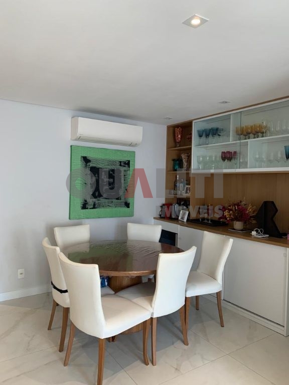 Apartamento para venda todo reformado com 80m², 2 quartos, 1 suíte e 2 vagas em Moema Índios