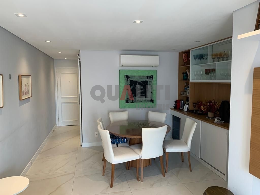 Apartamento para venda todo reformado com 80m², 2 quartos, 1 suíte e 2 vagas em Moema Índios