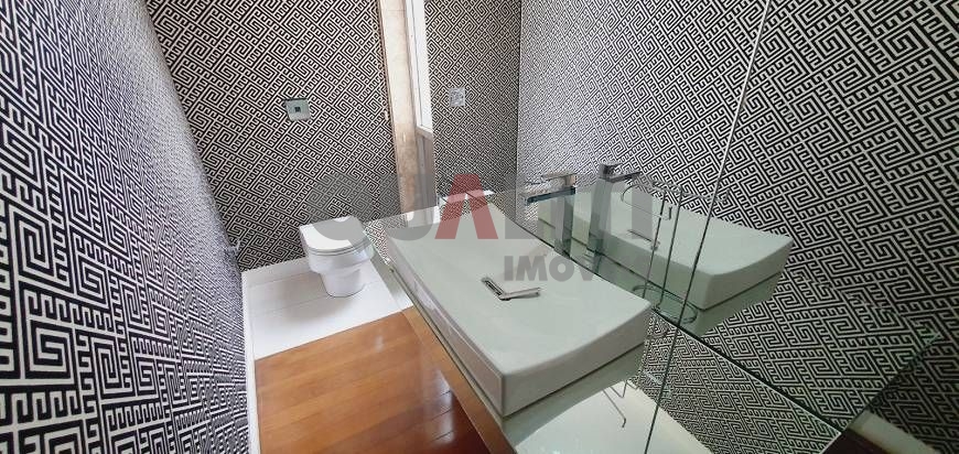 Excelente apartamento no Jardim Paulista para Venda com 251m², 3 quartos, suíte master, closet e 2 vagas de garagem.