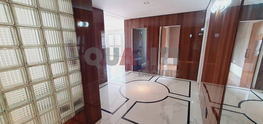 Excelente apartamento no Jardim Paulista para Venda com 251m², 3 quartos, suíte master, closet e 2 vagas de garagem.