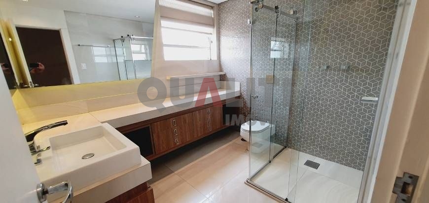 Excelente apartamento no Jardim Paulista para Venda com 251m², 3 quartos, suíte master, closet e 2 vagas de garagem.