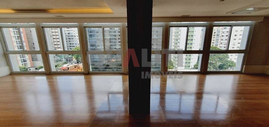 Excelente apartamento no Jardim Paulista para Venda com 251m², 3 quartos, suíte master, closet e 2 vagas de garagem.