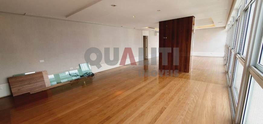 Excelente apartamento no Jardim Paulista para Venda com 251m², 3 quartos, suíte master, closet e 2 vagas de garagem.