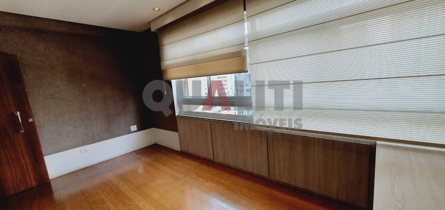 Excelente apartamento no Jardim Paulista para Venda com 251m², 3 quartos, suíte master, closet e 2 vagas de garagem.