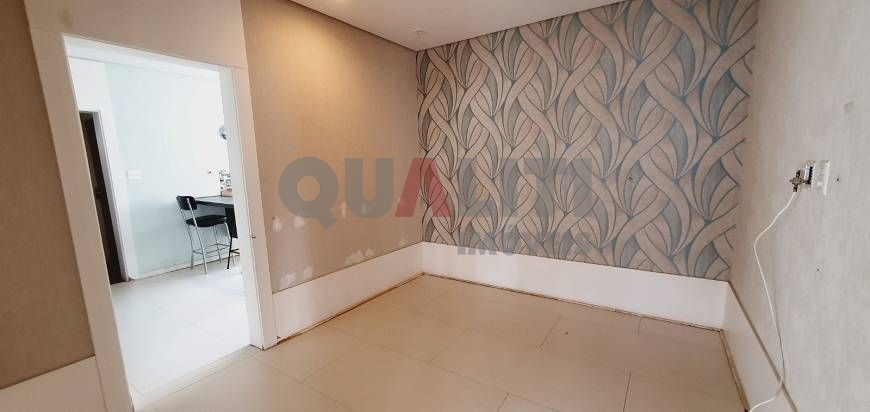 Excelente apartamento no Jardim Paulista para Venda com 251m², 3 quartos, suíte master, closet e 2 vagas de garagem.