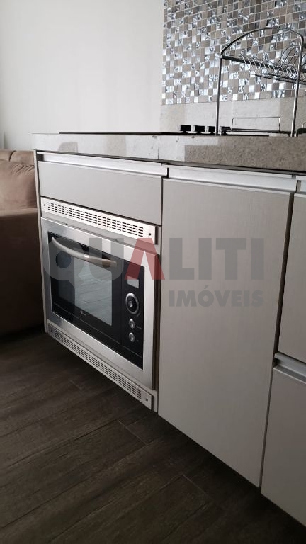 Apartamento mobiliado moderno no Brooklin Novo, com 1 dormitório, 1 vaga de garagem, depósito e lazer completo.