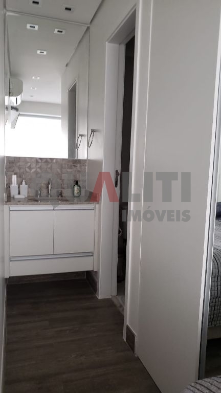 Apartamento mobiliado moderno no Brooklin Novo, com 1 dormitório, 1 vaga de garagem, depósito e lazer completo.
