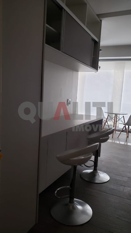 Apartamento mobiliado moderno no Brooklin Novo, com 1 dormitório, 1 vaga de garagem, depósito e lazer completo.
