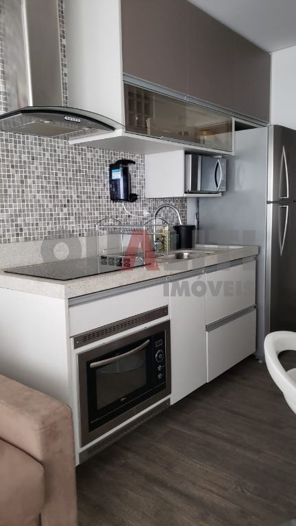 Apartamento mobiliado moderno no Brooklin Novo, com 1 dormitório, 1 vaga de garagem, depósito e lazer completo.