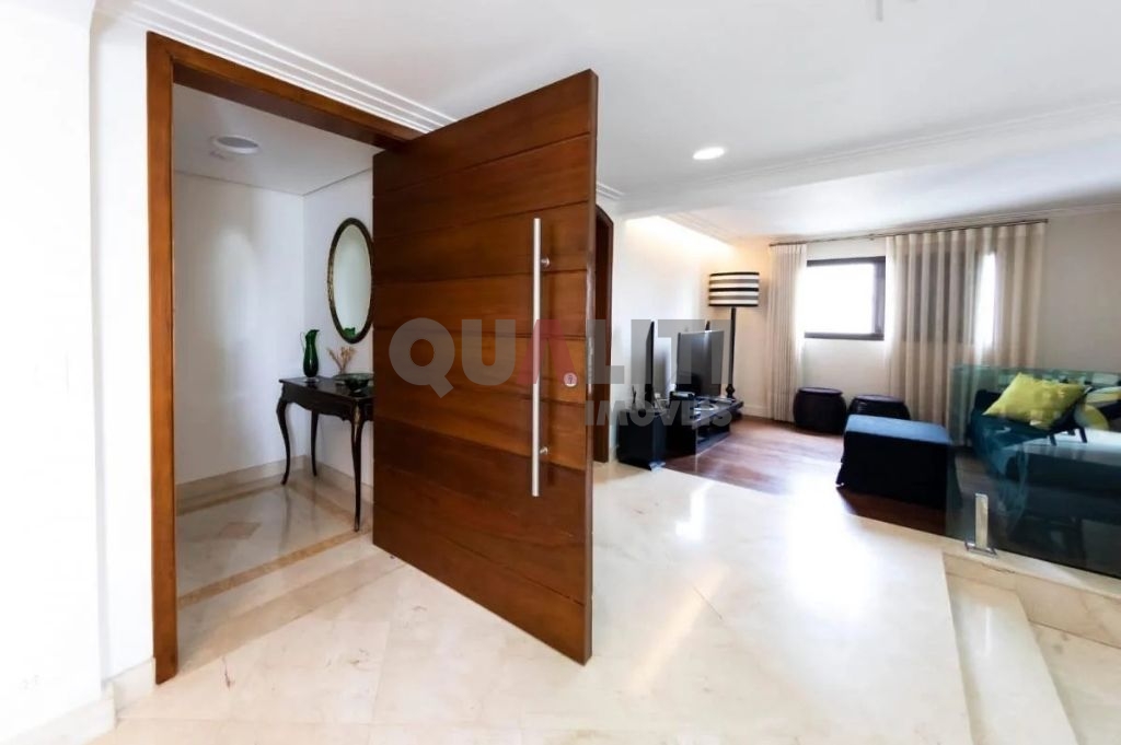 Apartamento cobertura duplex para venda de 350 m², 2 suítes, closets e 3 vagas, em Moema Índios.