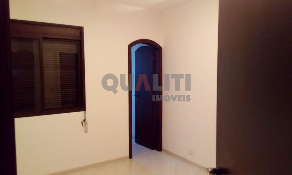 Apartamento com 280m² para Locação e Venda de alto padrão em Moema 4 quartos, 3 suítes, 4 vagas e piscina individual no apartamento.