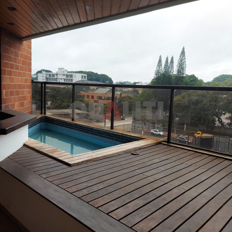 Apartamento com 280m² para Locação e Venda de alto padrão em Moema 4 quartos, 3 suítes, 4 vagas e piscina individual no apartamento.