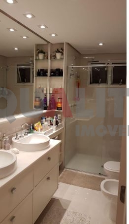 Venda de apartamento luxuoso em Moema Índios com 204 m², 4 quartos, 3 suítes, varanda gourmet e 3 vagas de garagem
